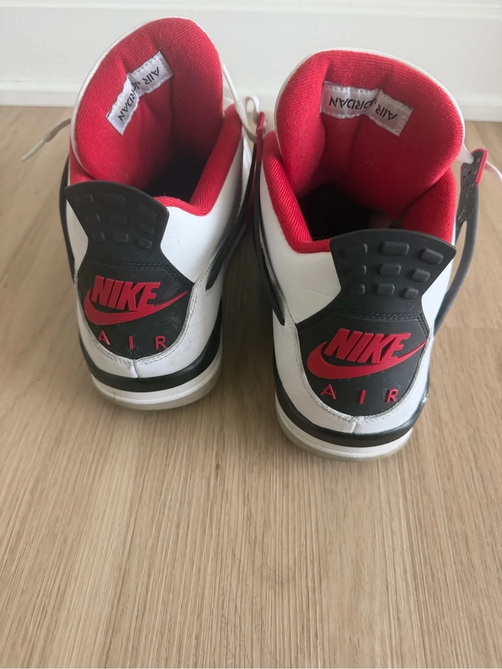 Jordan fire red 4 2020